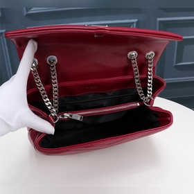 Классическая легенда Saint Laurent сочетает в себе модный стиль и