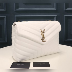 Классическая легенда Saint Laurent сочетает в себе модный стиль и
