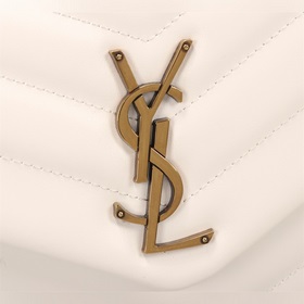 Классическая легенда Saint Laurent сочетает в себе модный стиль и