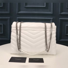 Классическая легенда Saint Laurent сочетает в себе модный стиль и