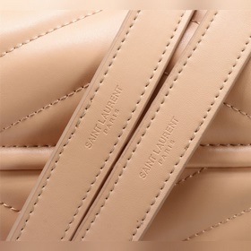Классическая легенда Saint Laurent сочетает в себе модный стиль и