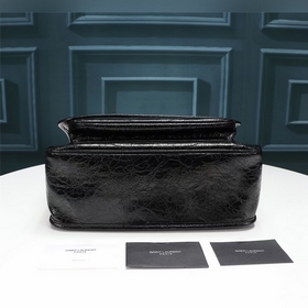 Популярная модель SAINT LAURENT с откидной крышкой, очень вместит