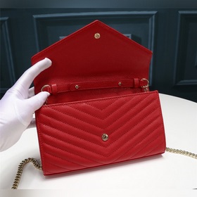 YSL суперпрактичная маленькая сумка из телячьей кожи цвета «икры»