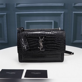 Аллигаторский узор YSL Saint Laurent выпустил популярную модель с