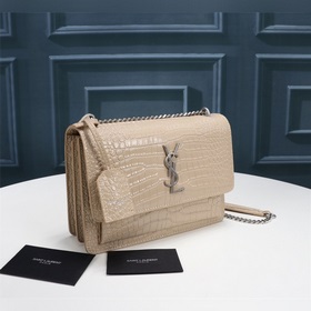 Аллигаторский узор YSL Saint Laurent выпустил популярную модель с