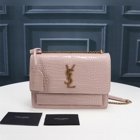 Аллигаторский узор YSL Saint Laurent выпустил популярную модель с