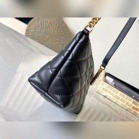 Новая модель сумки-пельмениз овечьей кожи от YSL 2024 Сумка через