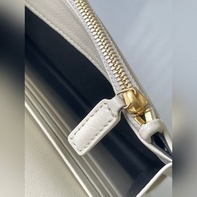 Кошелек LECASSANDRE с цепочкой Импортный кошелек из кожи ягненка 