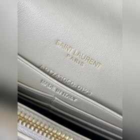 Кошелек LECASSANDRE с цепочкой Импортный кошелек из кожи ягненка 