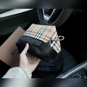 Официальный сайт Burberry. Высококачественная версия поясной сумк