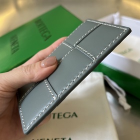 Новый кожаный кошелек BV с большими отделениями швами 748052 дейс