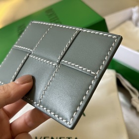 Новый кожаный кошелек BV с большими отделениями швами 748052 дейс