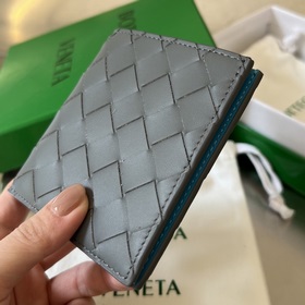 Двухслойный вертикальный кошелек 749400 — это не только кошелек,