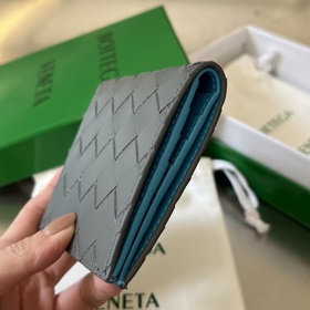 Двухслойный вертикальный кошелек 749400 — это не только кошелек,