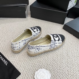 Chanel классические рыбацкие туфли в полной коллекции цвета хаки!