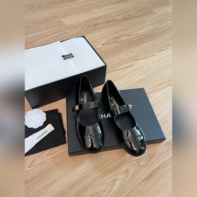 CHANEL 23K Mary Jane туфли-балетки в черно-белом цвете – классика