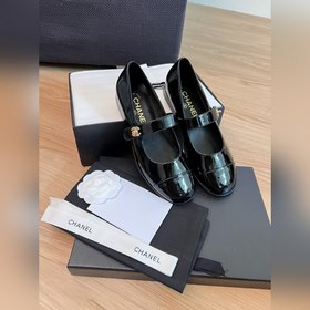 CHANEL 23K Mary Jane туфли-балетки в черно-белом цвете – классика