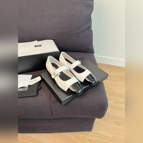 CHANEL 23K Mary Jane туфли-балетки в черно-белом цвете – классика
