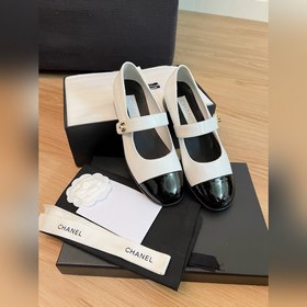 CHANEL 23K Mary Jane туфли-балетки в черно-белом цвете – классика