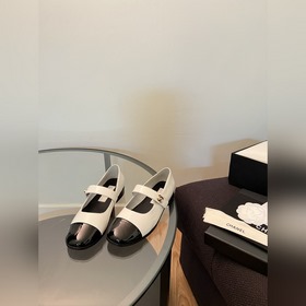 CHANEL 23K Mary Jane туфли-балетки в черно-белом цвете – классика