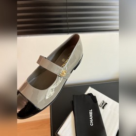 CHANEL 23K Mary Jane туфли-балетки в черно-белом цвете – классика