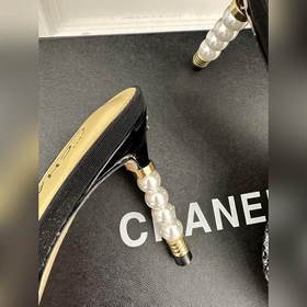 Четыре жемчужных бусы CHANEL 23ss весна-лето Сексуальные туфли на