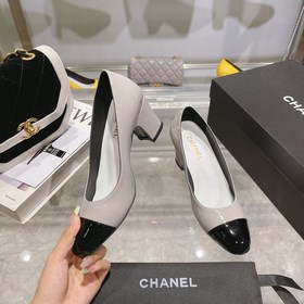 CHANEL Однотонные туфли на толстом каблуке с металлической застеж