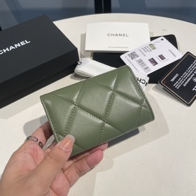 Обновленная версия Ohanel в новых цветах с новым чехлом для карт.