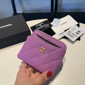 Обновленная версия классической кожаной сумочки Chanel с карманам