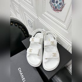 Сандалии Chanel, созданные в точности в соответствии с оригиналом