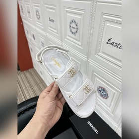 Сандалии Chanel, созданные в точности в соответствии с оригиналом