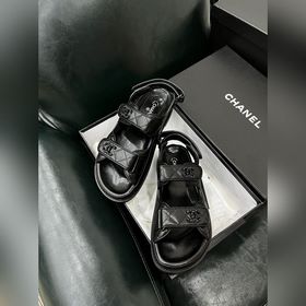 Сандалии Chanel, созданные в точности в соответствии с оригиналом