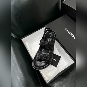 Сандалии Chanel, созданные в точности в соответствии с оригиналом