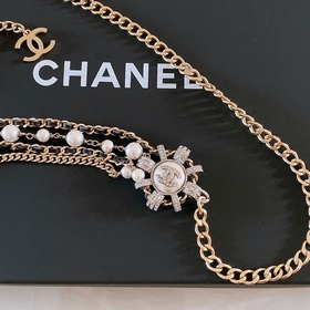 Новая коллекция Chanel： металл, телячья кожа, искусственные жемчу