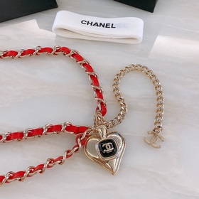 chanel Светло-золотистый металл, драгоценная смола и кожа теленк