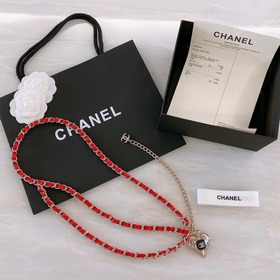 chanel Светло-золотистый металл, драгоценная смола и кожа теленк