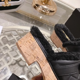 Chanel – популярные тапочкиз натуральной кожи! Изысканные и милые