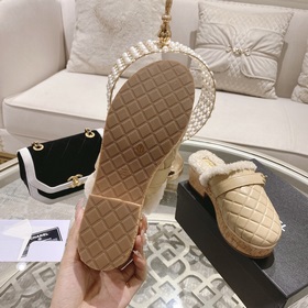 Chanel – популярные тапочкиз натуральной кожи! Изысканные и милые
