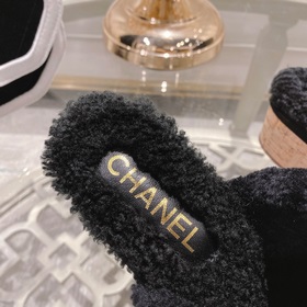Chanel – популярные тапочкиз натуральной кожи! Изысканные и милые
