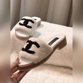 Chanel Chanel Новая коллекция 23ss от Chanel： тапочкиз шерсти, 