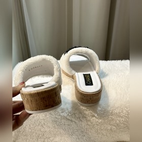 Chanel Chanel Новая коллекция 23ss от Chanel： тапочкиз шерсти, 