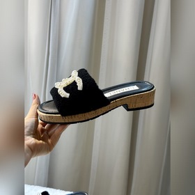 Chanel Chanel Новая коллекция 23ss от Chanel： тапочкиз шерсти,