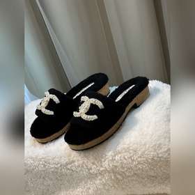 Chanel Chanel Новая коллекция 23ss от Chanel： тапочкиз шерсти,