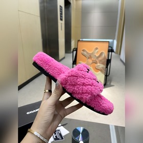 Chanel Новейшие шерстяные тапочкиз серии «Маленький Шанель»... П