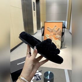 Chanel Новейшие шерстяные тапочкиз серии «Маленький Шанель»... П