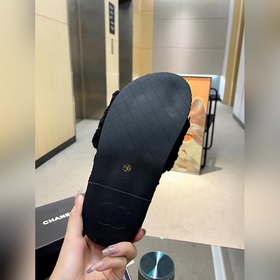 Chanel Новейшие шерстяные тапочкиз серии «Маленький Шанель»... П