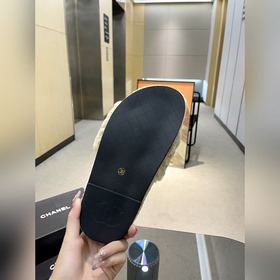 Chanel Новейшие шерстяные тапочкиз серии «Маленький Шанель»... П