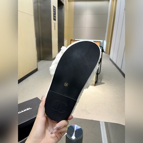 Chanel Новейшие шерстяные тапочкиз серии «Маленький Шанель»... П