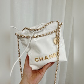 Chanel 3980 белый/золотой Сумка, которая занимает особое место в