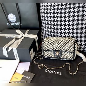 Итальянский бренд Chanel, весенняя коллекция 2019, сумка с жемчуж